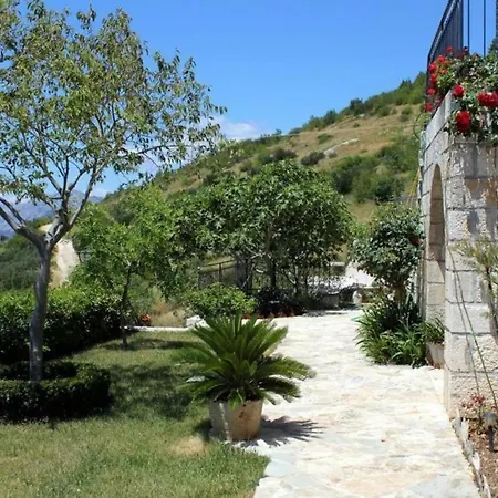 House Nyaraló Brela