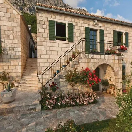 House Holiday home Brela