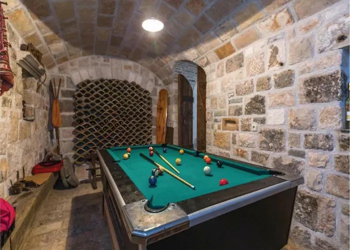 Сasa de vacaciones House Brela