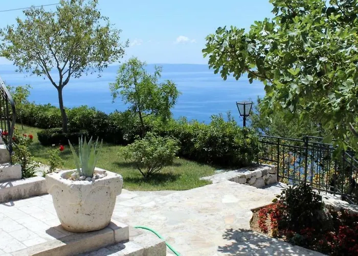 Сasa de vacaciones House Brela